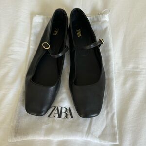 Zara Ballet Flat.